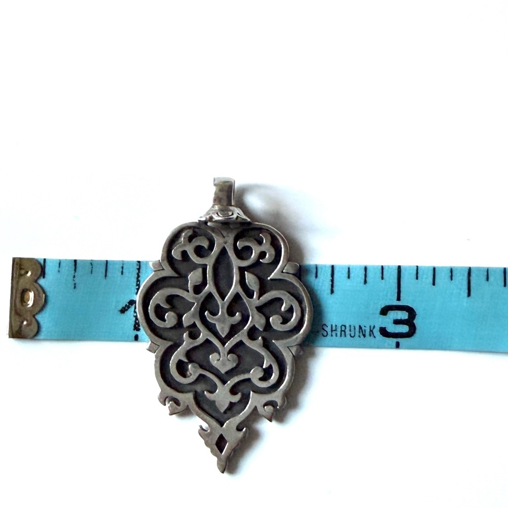 Vintage Tibetan Artisan Silver Amulet of Love on 16" 925 Snake Chain. - Picture 4 of 11